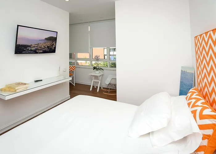 Konukevi Casa Pantone 4*